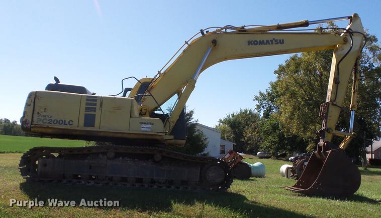 image for item J4752 1998 Komatsu PC200LC excavator