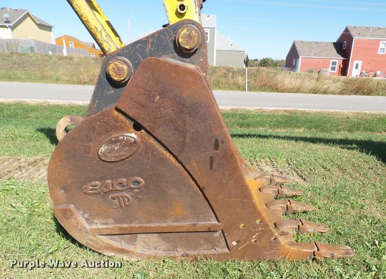 image for item J4752 1998 Komatsu PC200LC excavator