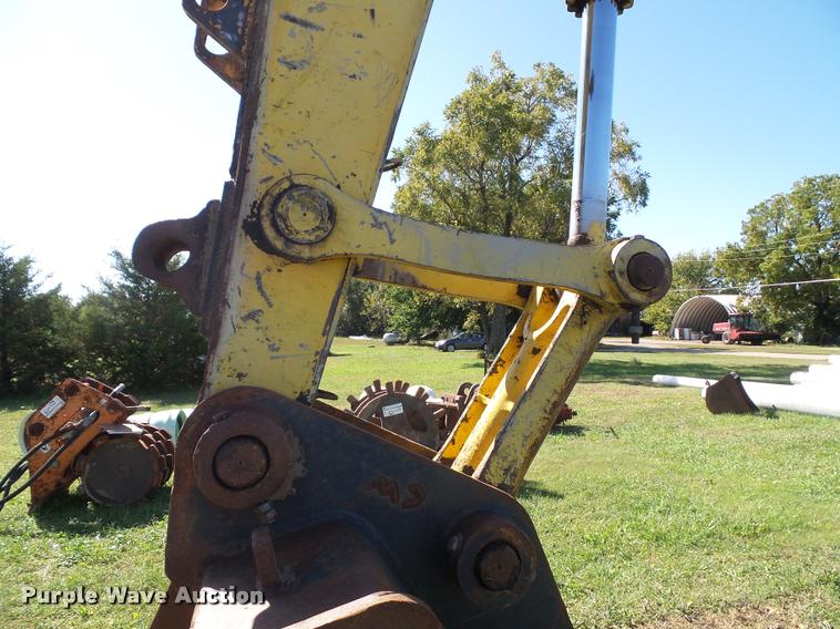 image for item J4752 1998 Komatsu PC200LC excavator