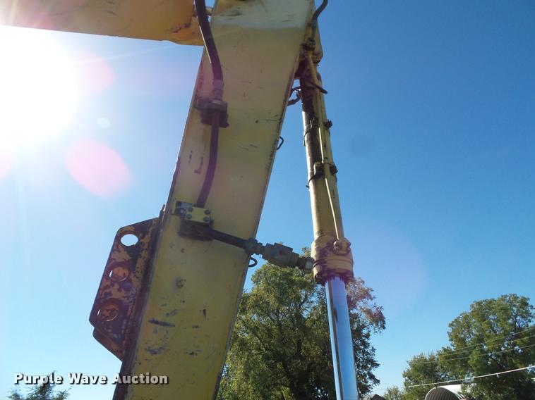 image for item J4752 1998 Komatsu PC200LC excavator