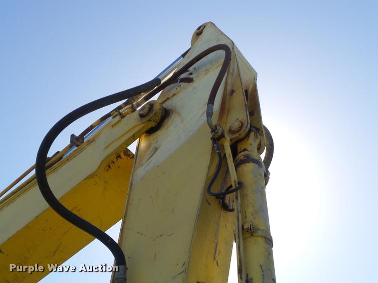image for item J4752 1998 Komatsu PC200LC excavator