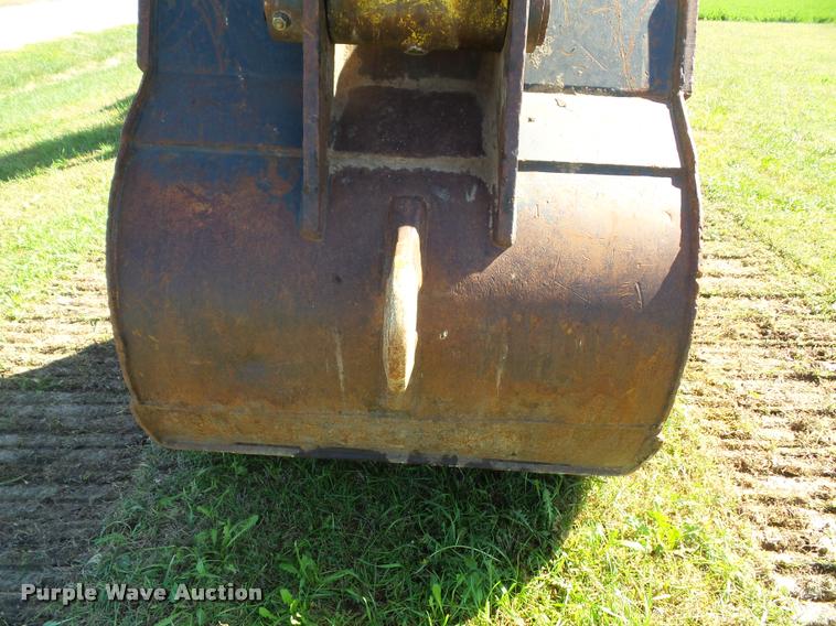image for item J4752 1998 Komatsu PC200LC excavator