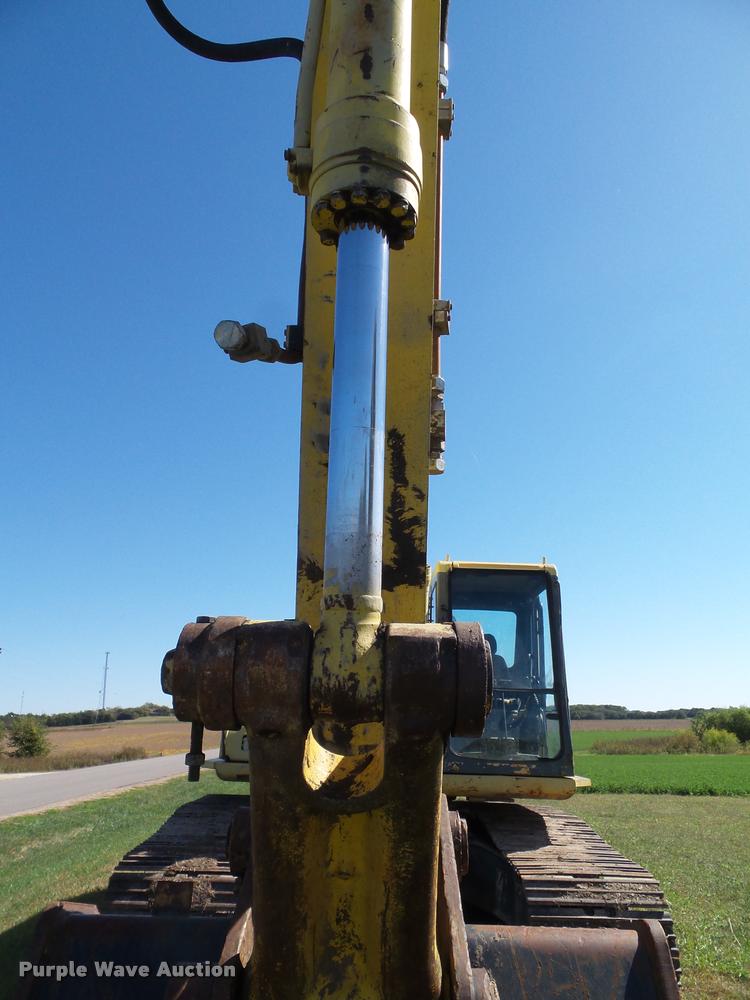 image for item J4752 1998 Komatsu PC200LC excavator