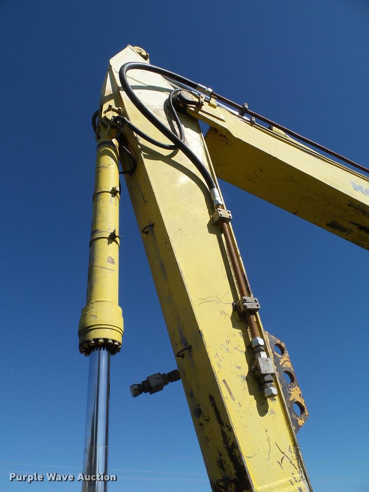 image for item J4752 1998 Komatsu PC200LC excavator