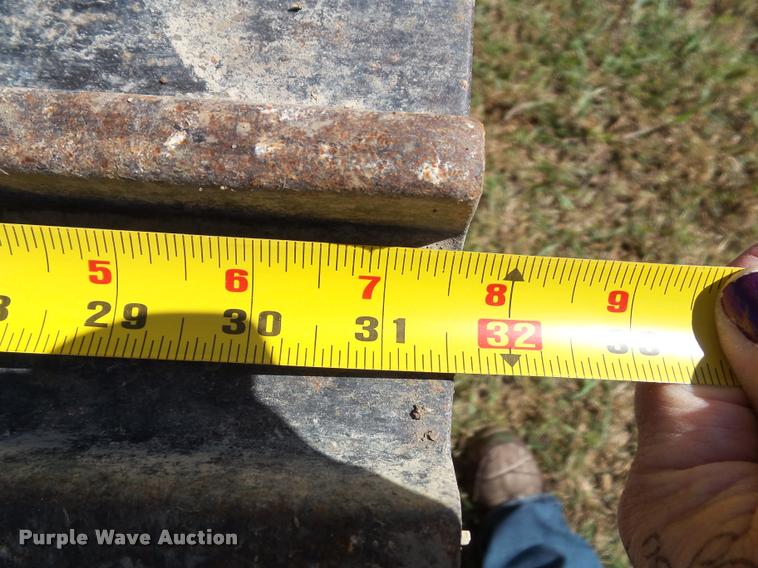 image for item J4752 1998 Komatsu PC200LC excavator