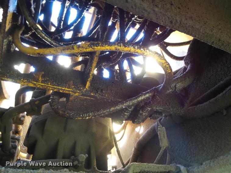 image for item J4752 1998 Komatsu PC200LC excavator