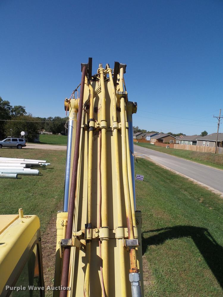 image for item J4752 1998 Komatsu PC200LC excavator