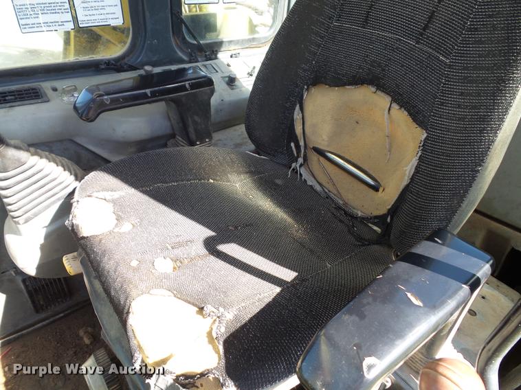 image for item J4752 1998 Komatsu PC200LC excavator