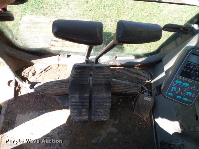 image for item J4752 1998 Komatsu PC200LC excavator