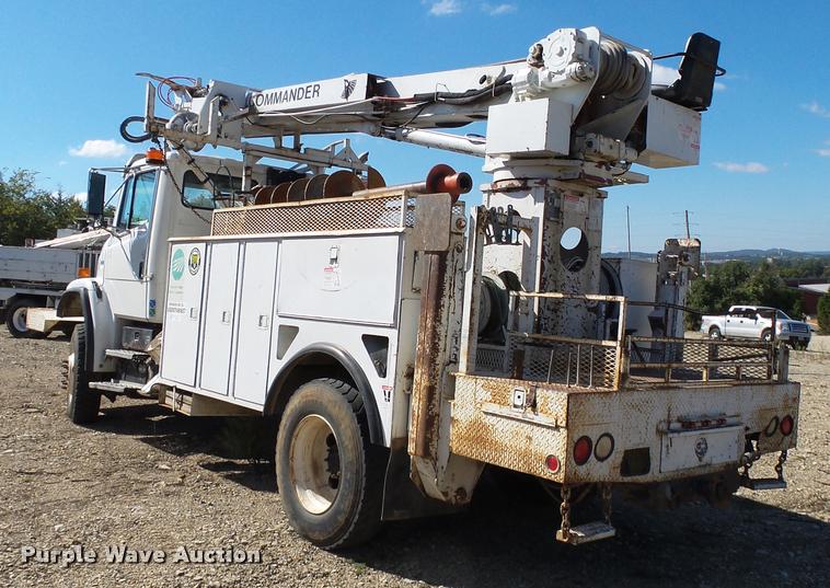 image for item K1089 2001 Freightliner FL80 digger derrick truck