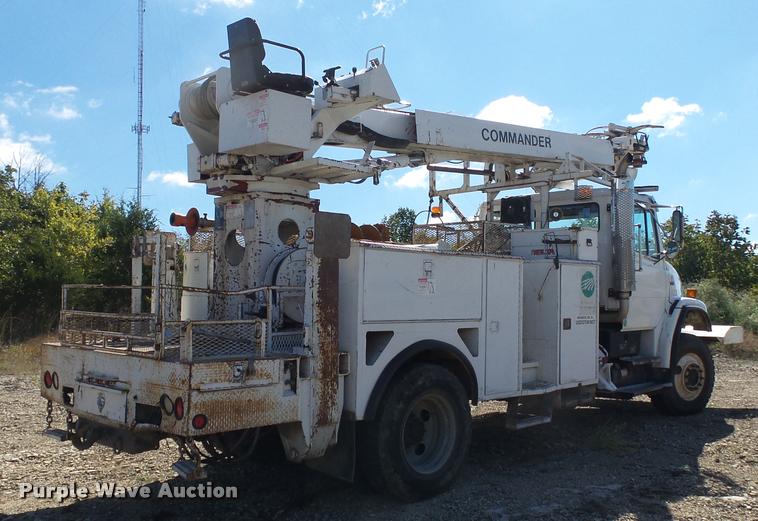 image for item K1089 2001 Freightliner FL80 digger derrick truck