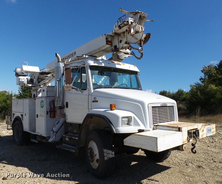image for item K1089 2001 Freightliner FL80 digger derrick truck