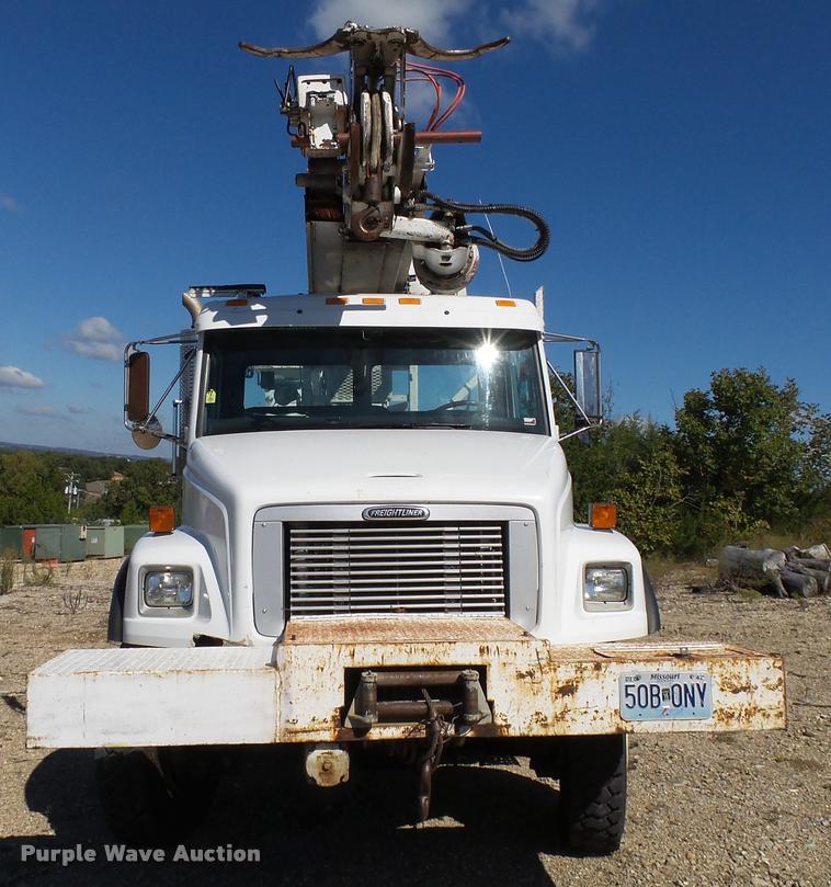 image for item K1089 2001 Freightliner FL80 digger derrick truck