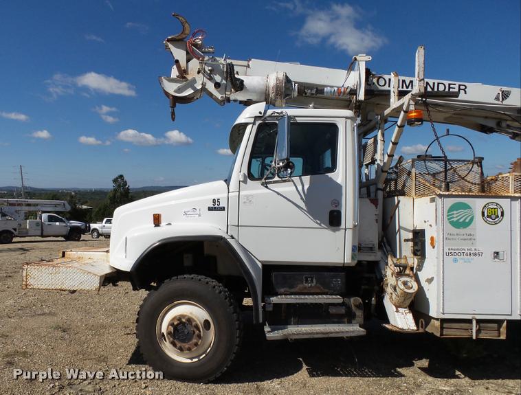 image for item K1089 2001 Freightliner FL80 digger derrick truck