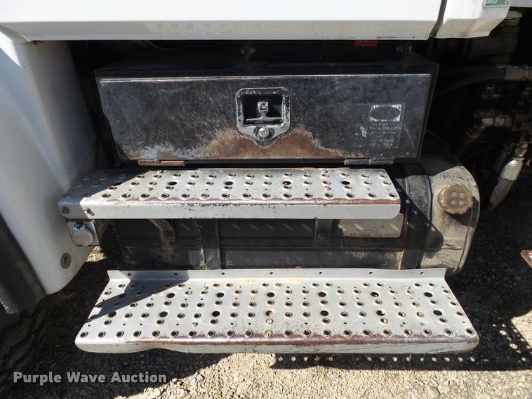 image for item K1089 2001 Freightliner FL80 digger derrick truck