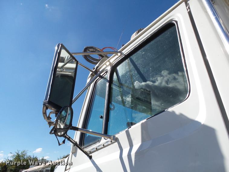 image for item K1089 2001 Freightliner FL80 digger derrick truck