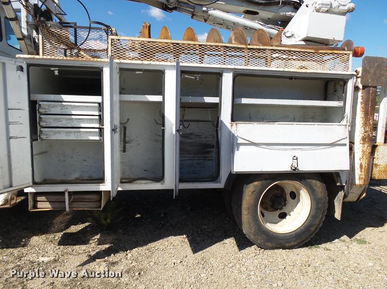 image for item K1089 2001 Freightliner FL80 digger derrick truck