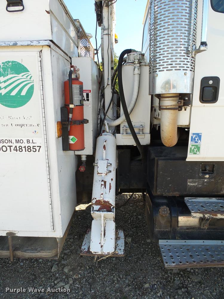 image for item K1089 2001 Freightliner FL80 digger derrick truck