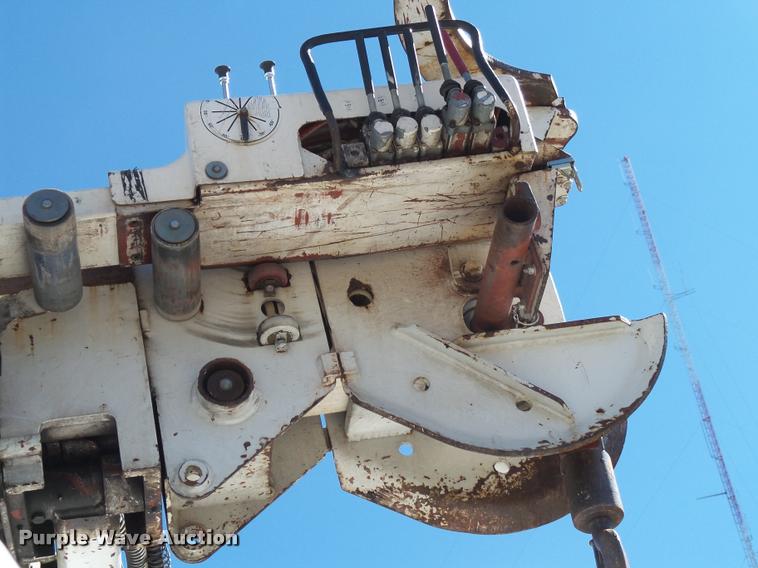 image for item K1089 2001 Freightliner FL80 digger derrick truck