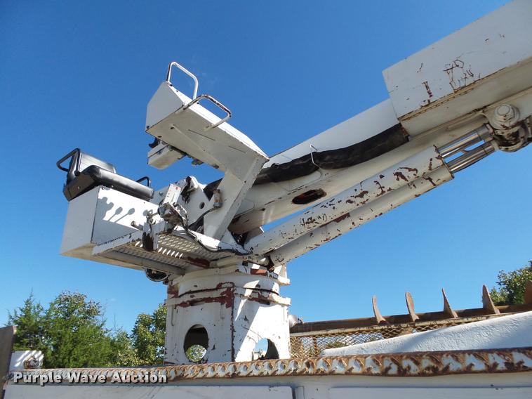 image for item K1089 2001 Freightliner FL80 digger derrick truck