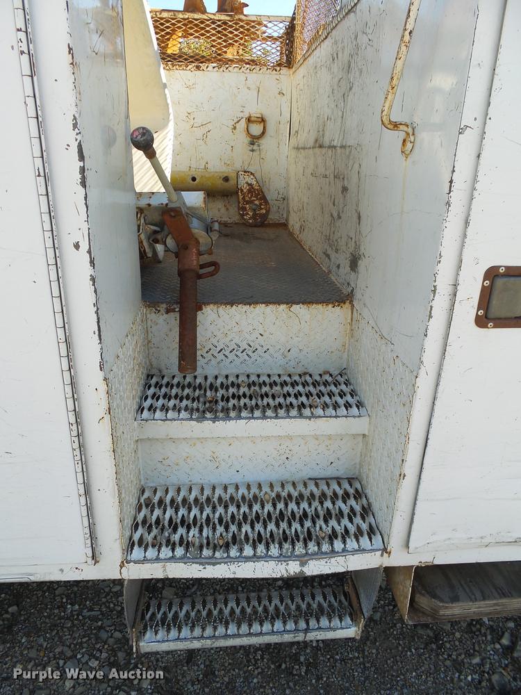 image for item K1089 2001 Freightliner FL80 digger derrick truck