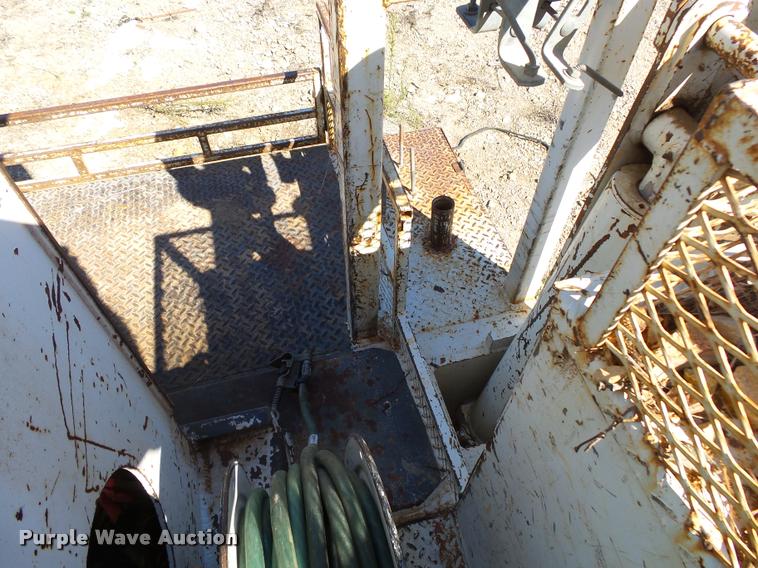 image for item K1089 2001 Freightliner FL80 digger derrick truck