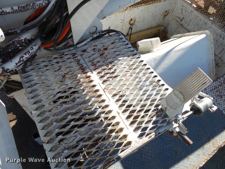 image for item K1089 2001 Freightliner FL80 digger derrick truck