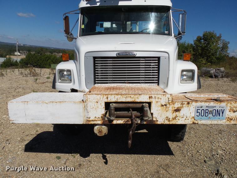 image for item K1089 2001 Freightliner FL80 digger derrick truck