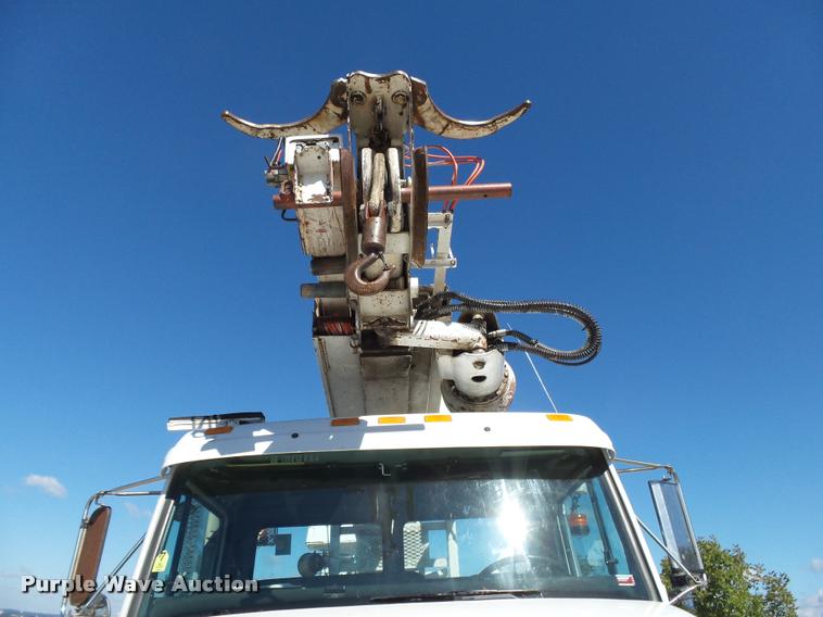 image for item K1089 2001 Freightliner FL80 digger derrick truck