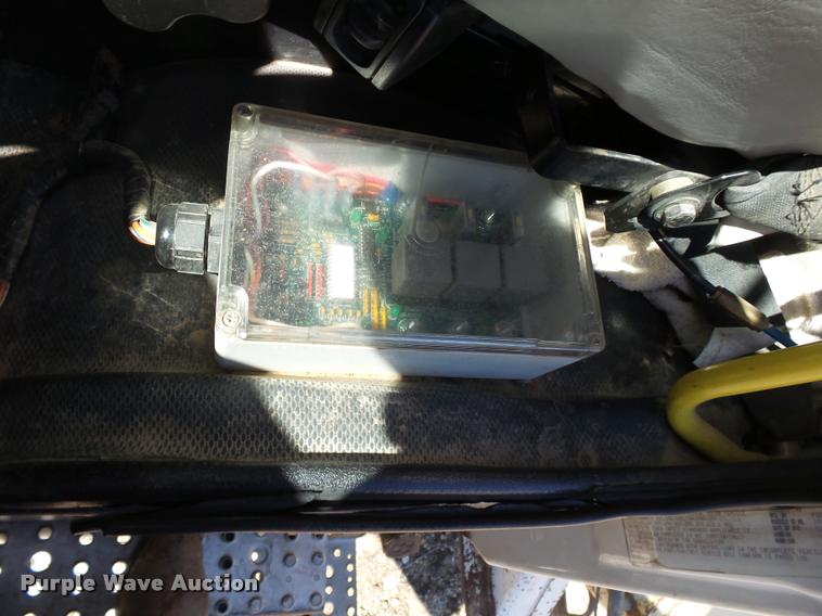 image for item K1089 2001 Freightliner FL80 digger derrick truck