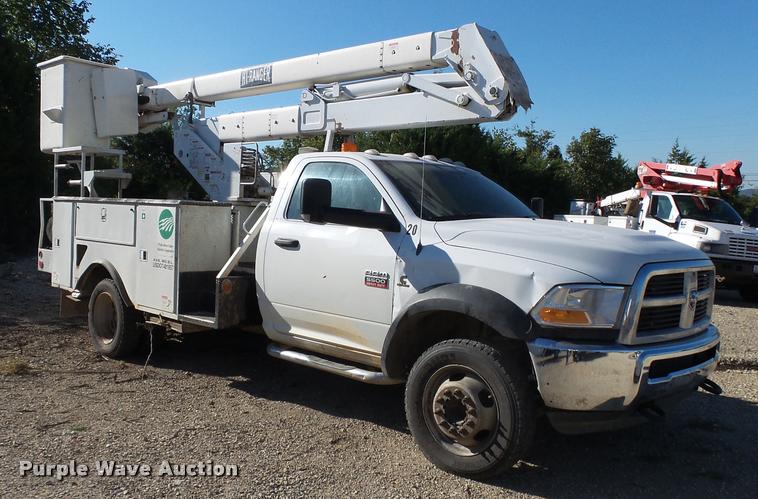 image for item K1090 2011 Dodge Ram 5500 HD bucket truck