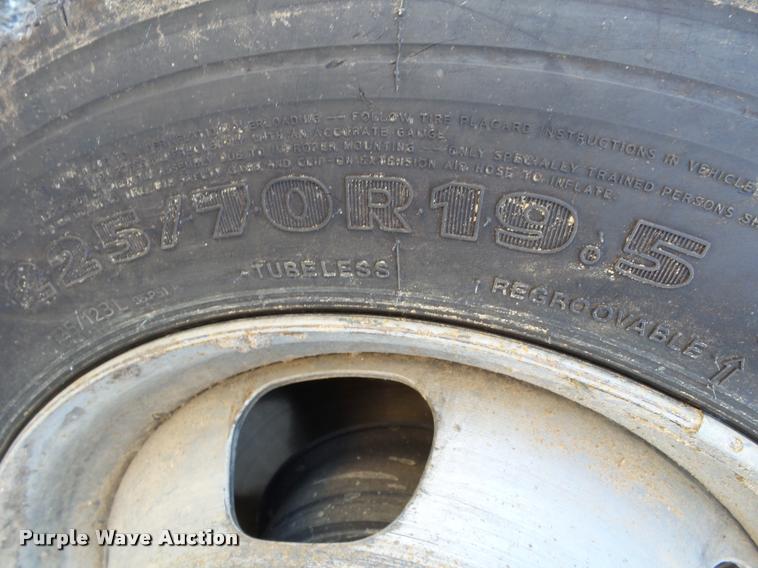 image for item K1090 2011 Dodge Ram 5500 HD bucket truck