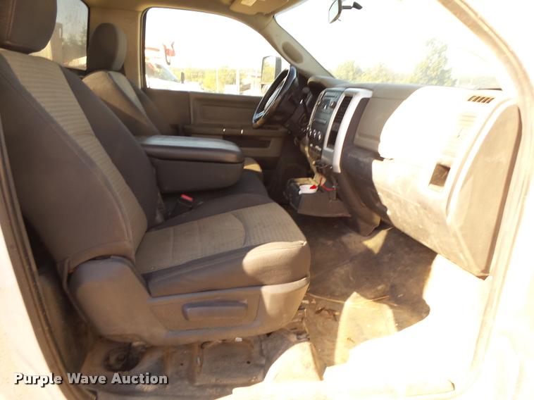 image for item K1090 2011 Dodge Ram 5500 HD bucket truck