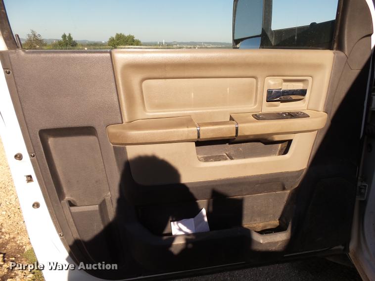 image for item K1090 2011 Dodge Ram 5500 HD bucket truck