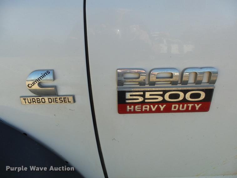 image for item K1090 2011 Dodge Ram 5500 HD bucket truck