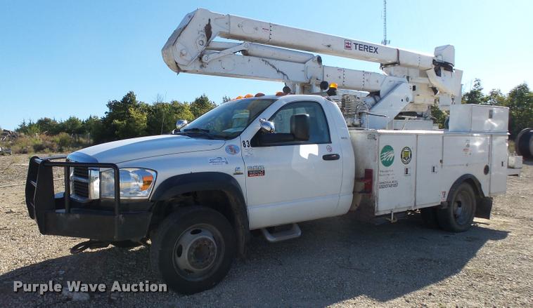 image for item K1091 2010 Dodge Ram 5500 HD bucket truck
