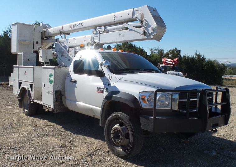 image for item K1091 2010 Dodge Ram 5500 HD bucket truck