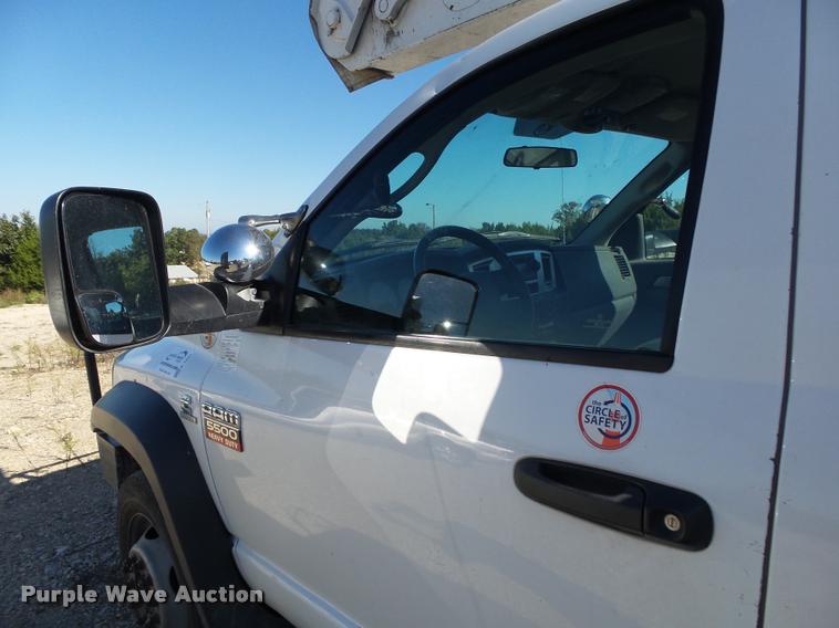 image for item K1091 2010 Dodge Ram 5500 HD bucket truck