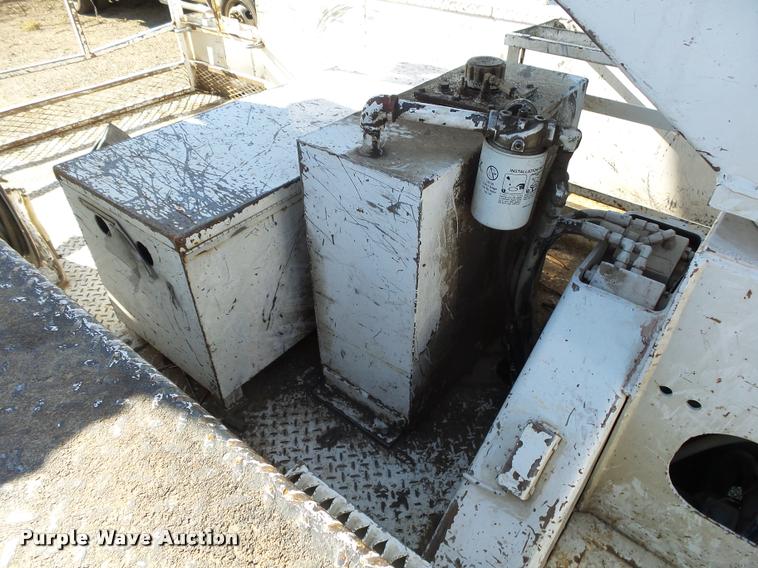 image for item K1091 2010 Dodge Ram 5500 HD bucket truck