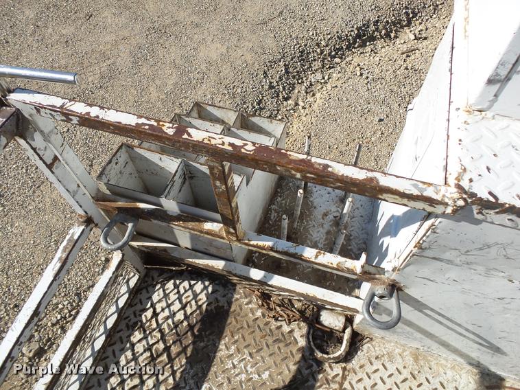 image for item K1091 2010 Dodge Ram 5500 HD bucket truck