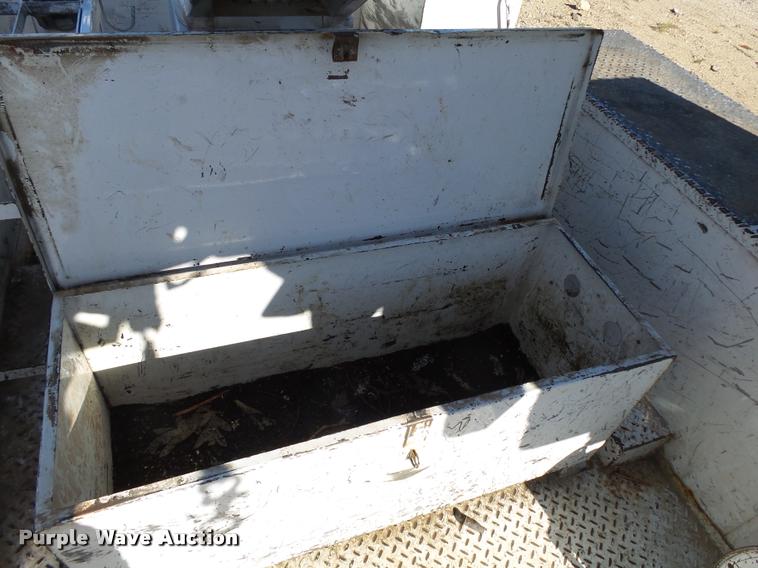 image for item K1091 2010 Dodge Ram 5500 HD bucket truck