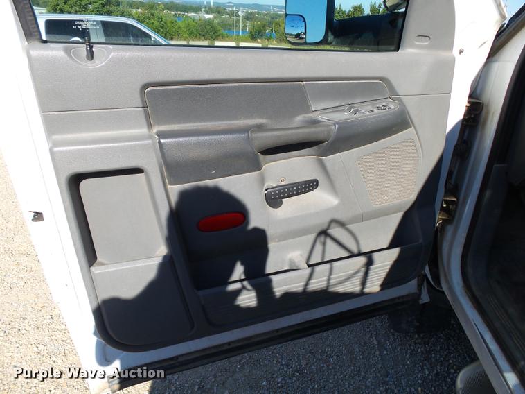 image for item K1091 2010 Dodge Ram 5500 HD bucket truck