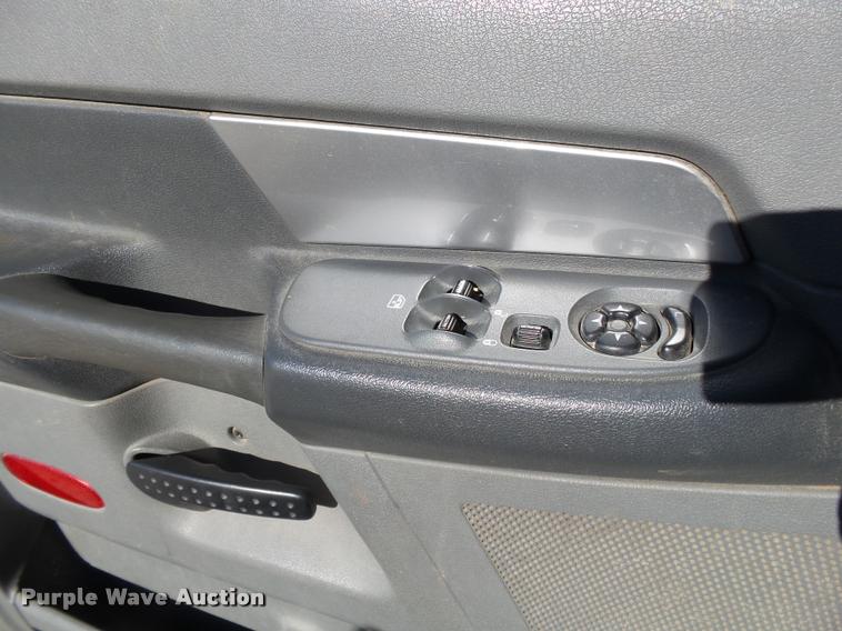 image for item K1091 2010 Dodge Ram 5500 HD bucket truck