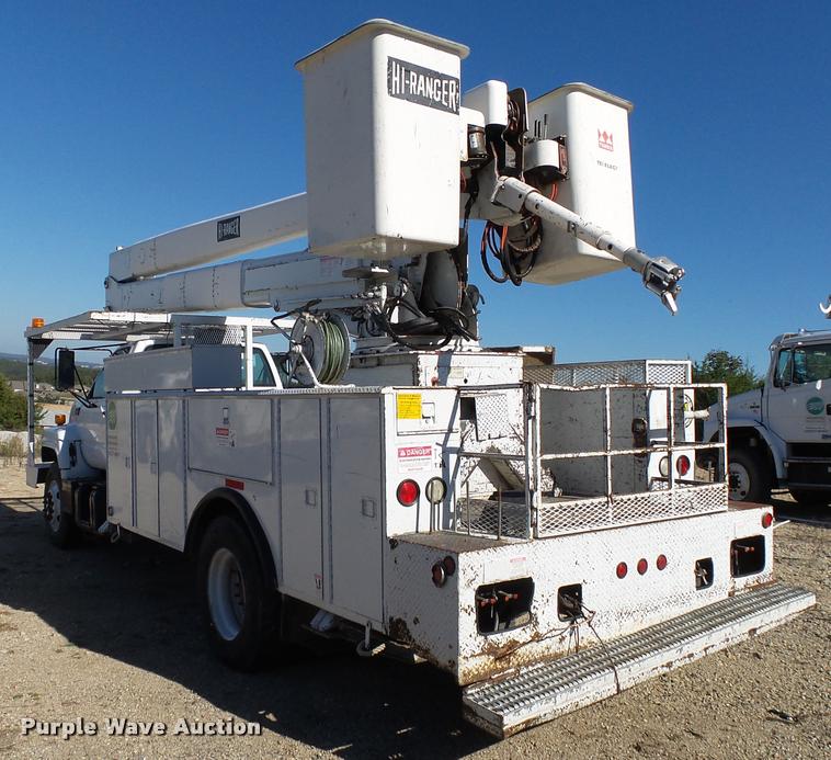 image for item K1092 1999 GMC C7500 bucket truck