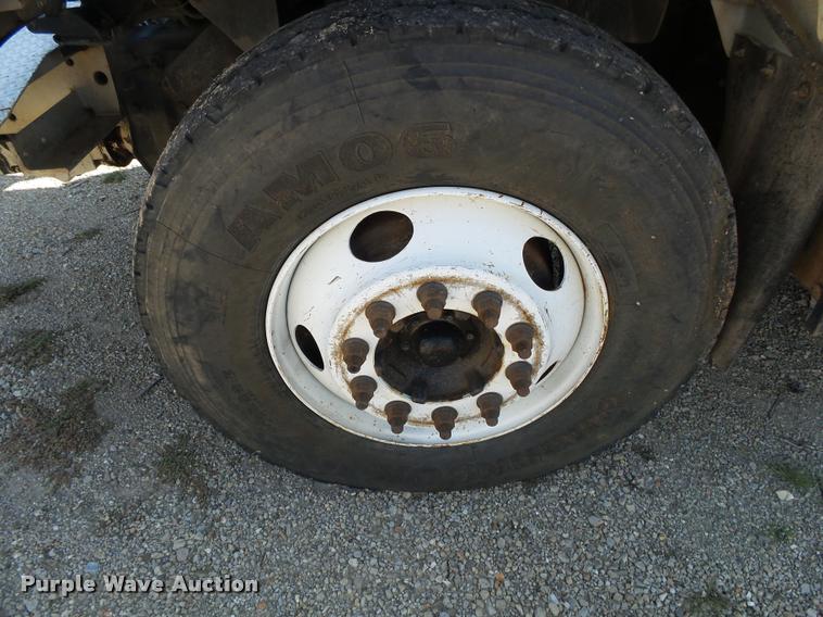 image for item K1092 1999 GMC C7500 bucket truck