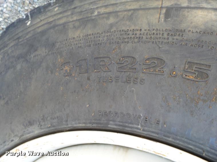 image for item K1092 1999 GMC C7500 bucket truck