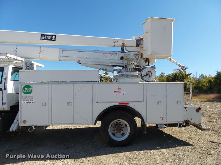image for item K1092 1999 GMC C7500 bucket truck