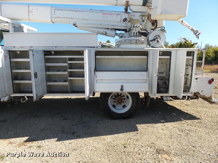 image for item K1092 1999 GMC C7500 bucket truck