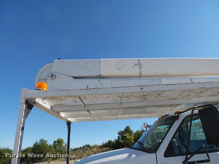 image for item K1092 1999 GMC C7500 bucket truck