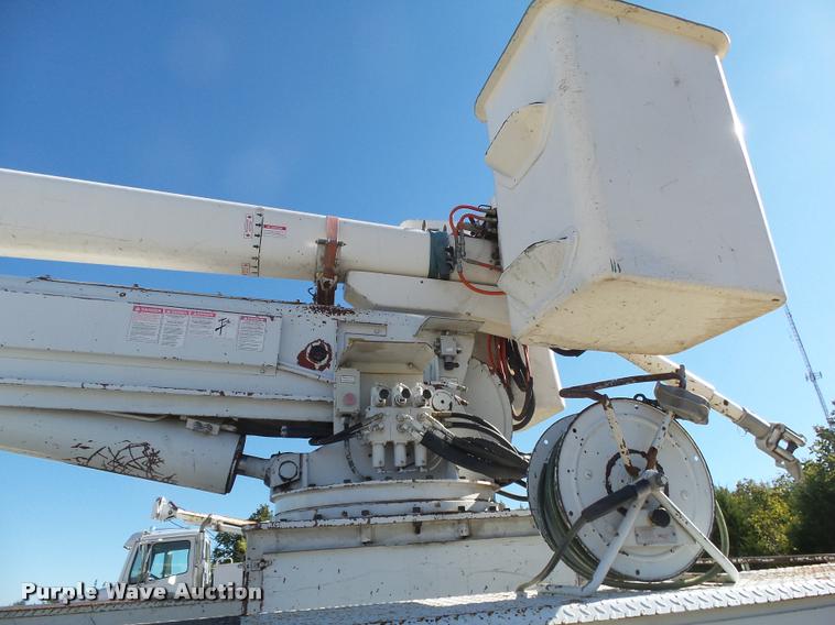 image for item K1092 1999 GMC C7500 bucket truck